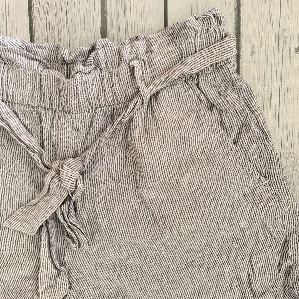 Old Navy gray striped linen blend shorts- 8 - Picture 2 of 6